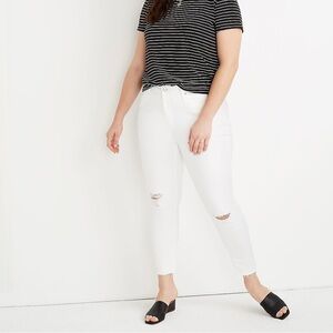 Madewell High Rise Skinny Crop Jeans in Pure White Ripped Knee Edition Size 32